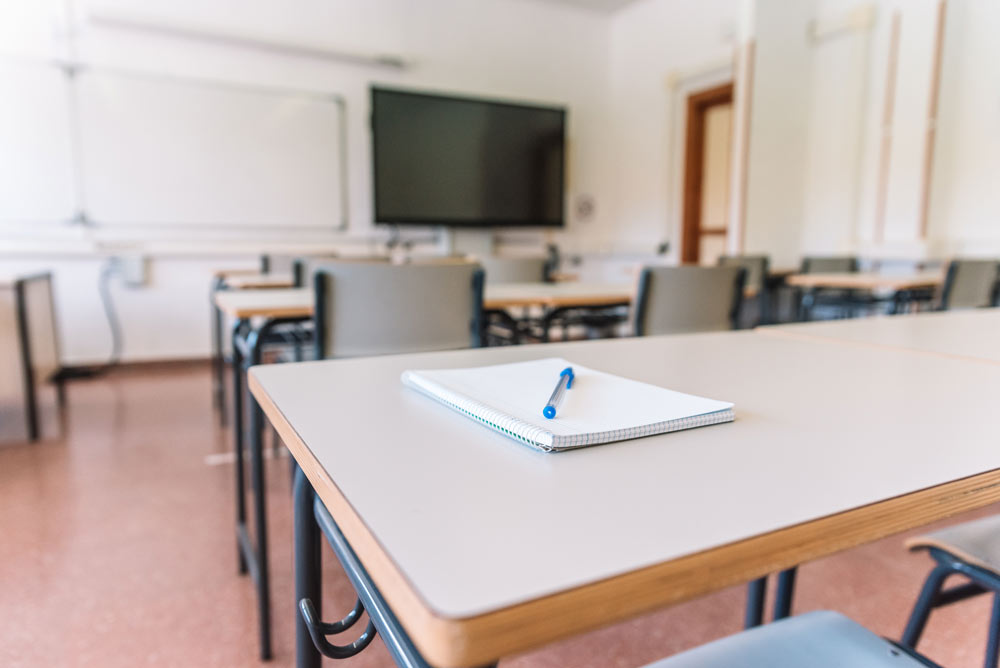 Ett anteckningsblock på en bänk